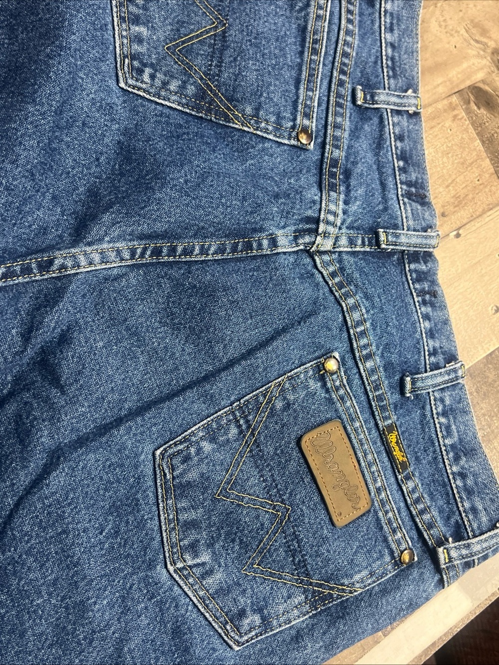 Wrangler Men's Medium Blue Straight Leg Jeans 36x32
